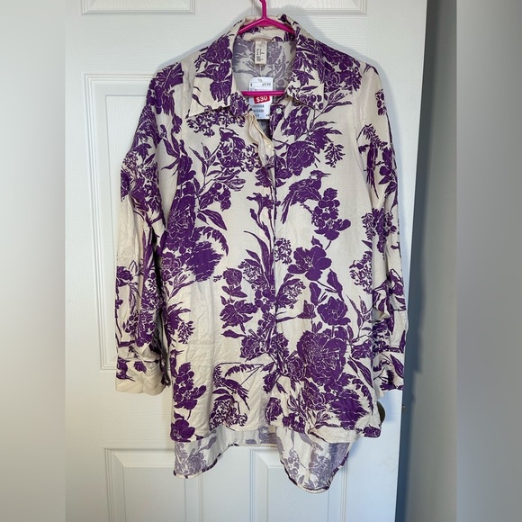 H&M NWT floral button down oversized blouse- 100% viscose- size 12 - Picture 2 of 8